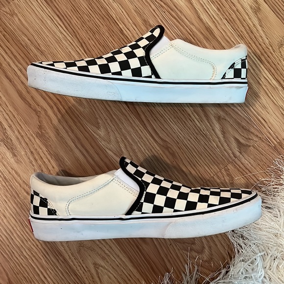 Checkered slip on vans mens size 9 - Picture 2 of 4